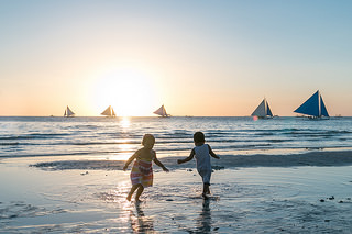 Considering a relocation with small kids? Read this interview with a seasoned expat about her experience of relocating with small children.