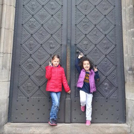 Language of expat friends - what makes kids such amazing learners, is that they're not worried about making mistakes, when talking to friends. TinyExpats.com