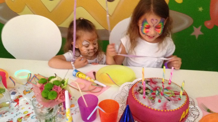 6th birthday party of our tiny expat! Celebrating with locals and other expats in Pardubice, CZ