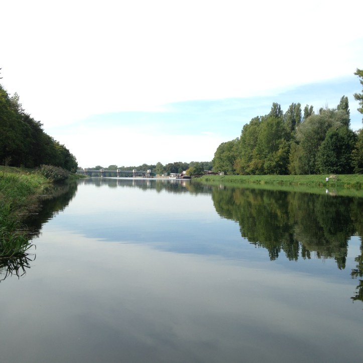 Join us on a walk around Park na Špici in Pardubice, CZ. Catching the last days of Indian Summer!